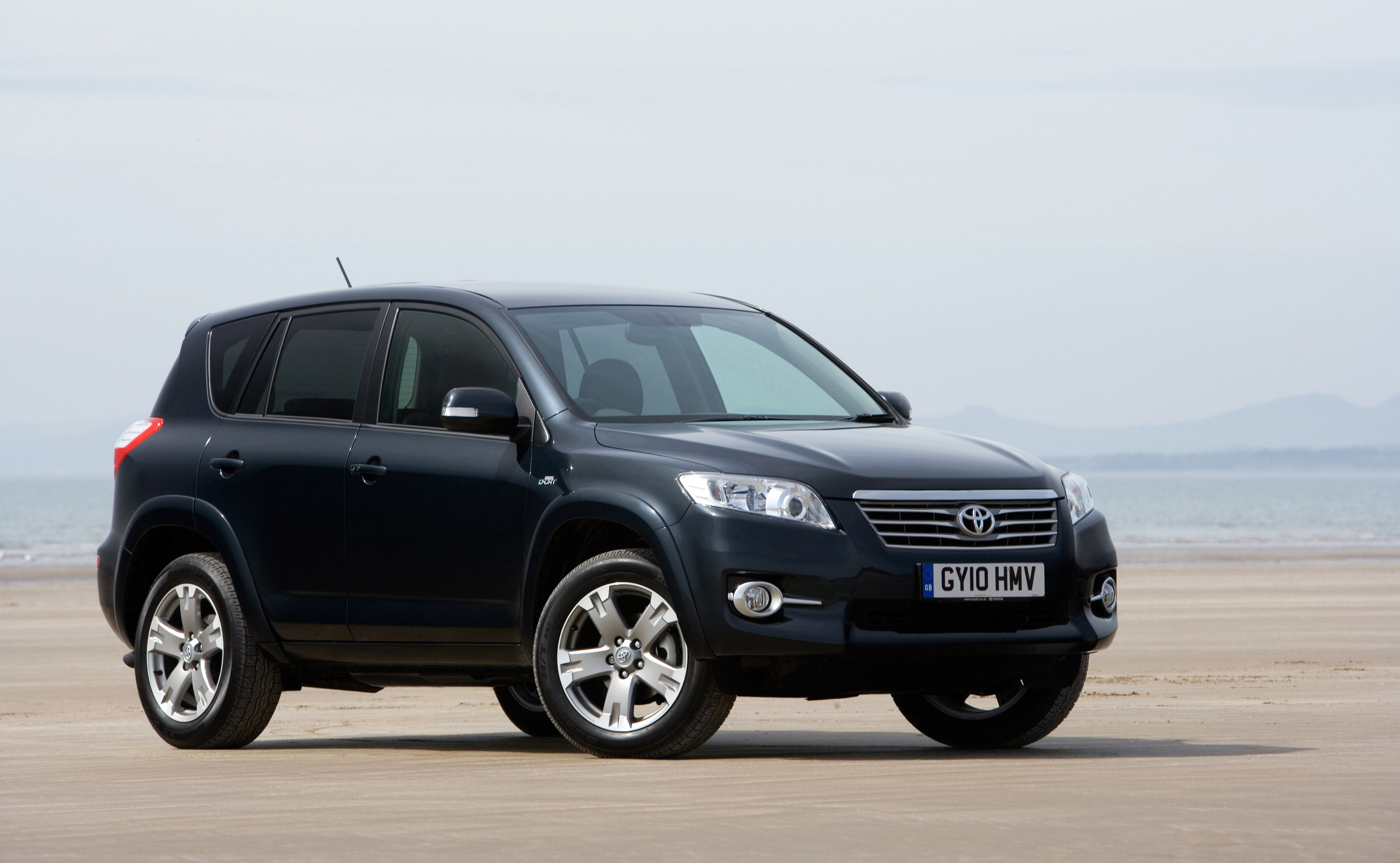 Toyota introduces restyled 2010 RAV4