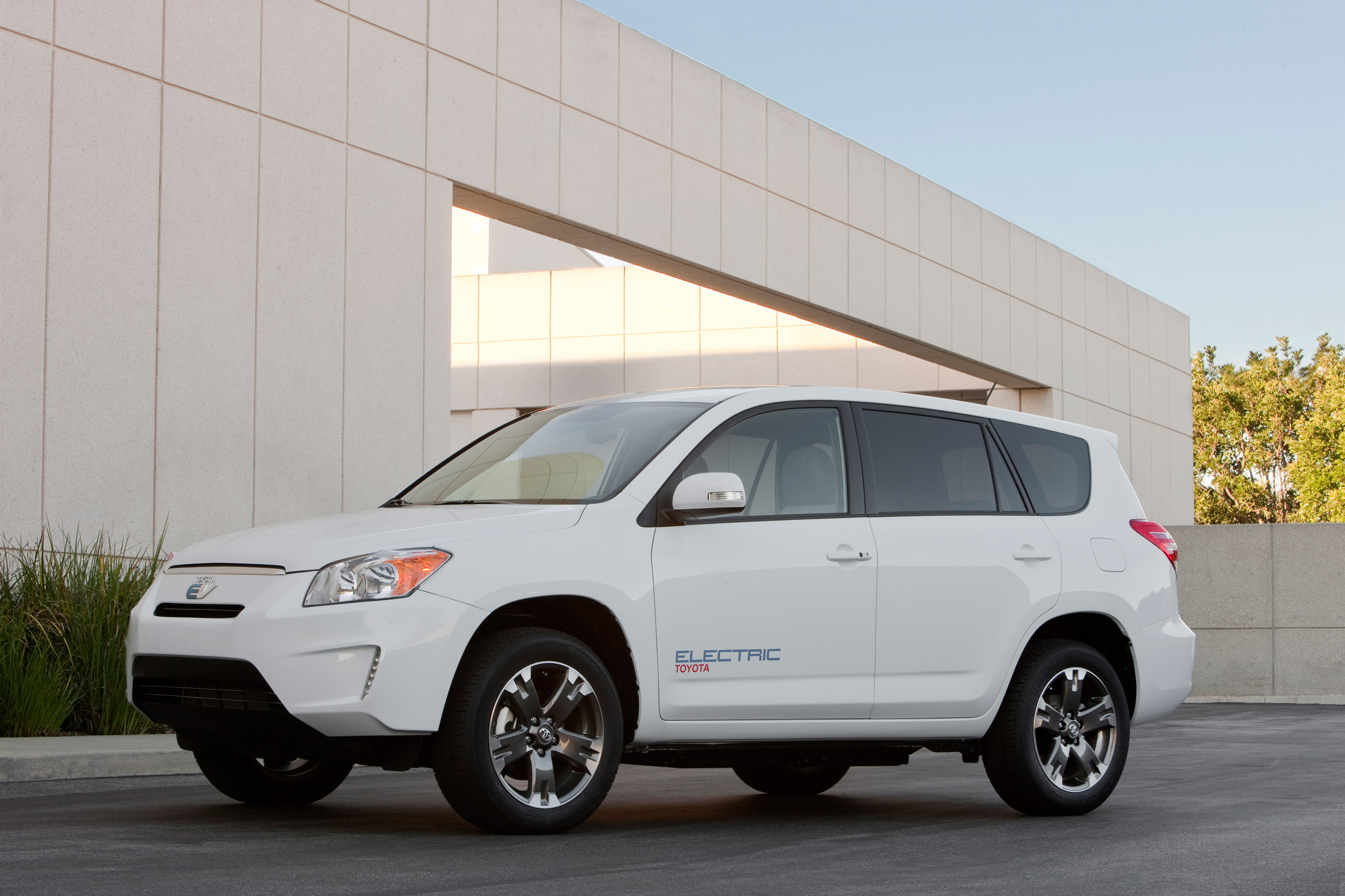 Toyota Debut RAV4 EV at the 26th EVS
