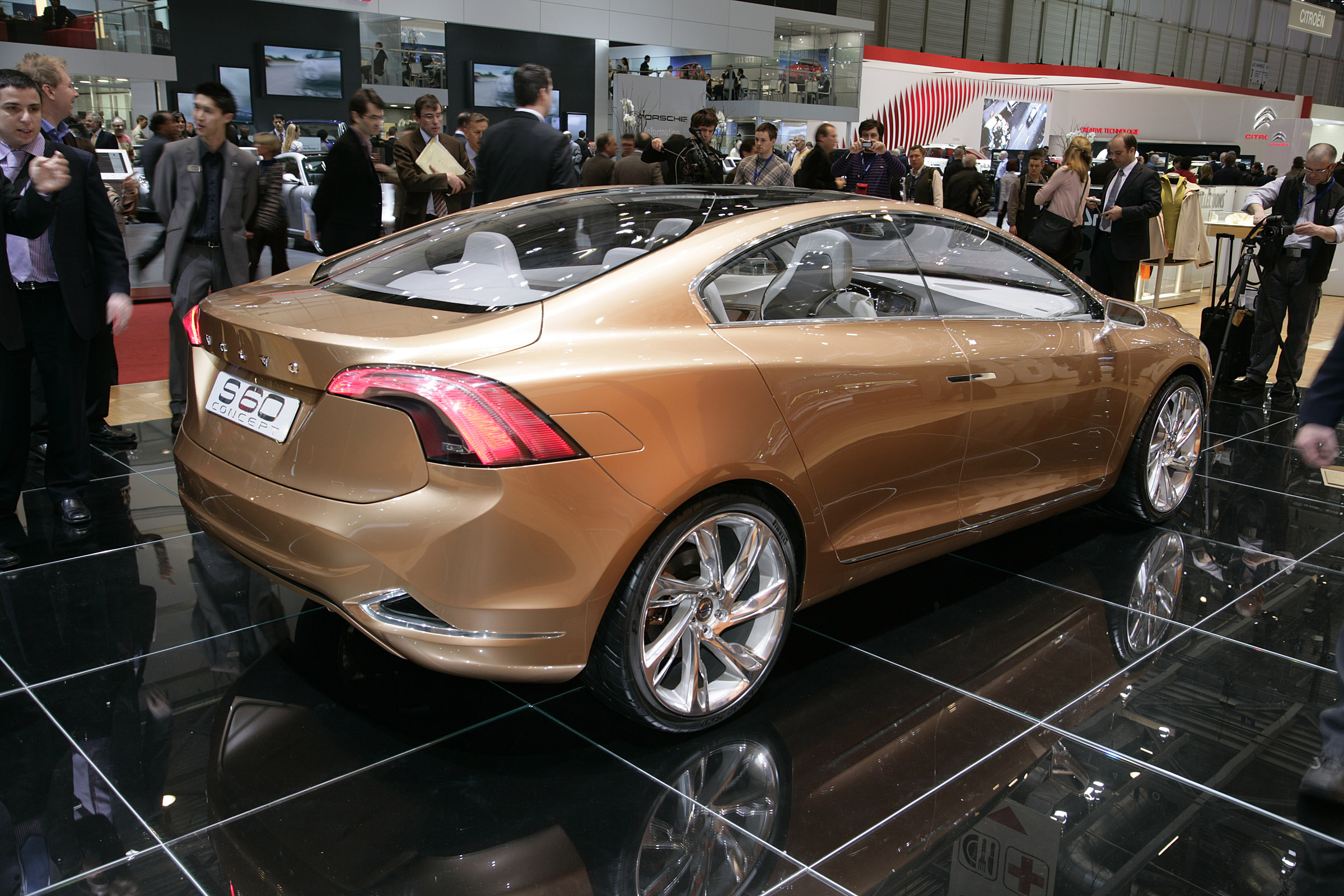 Концепт Volvo s60 салон