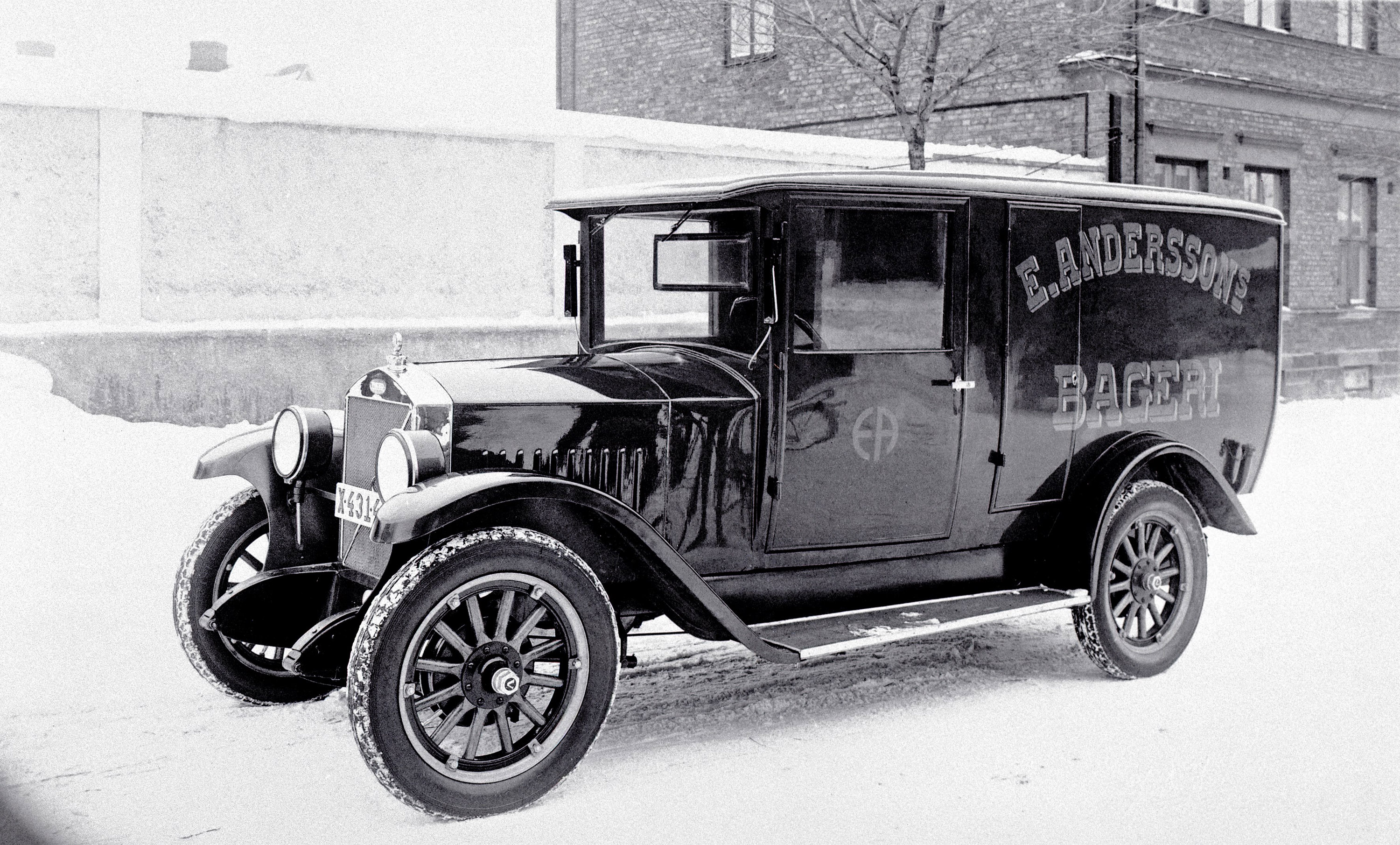 Volvo PV4