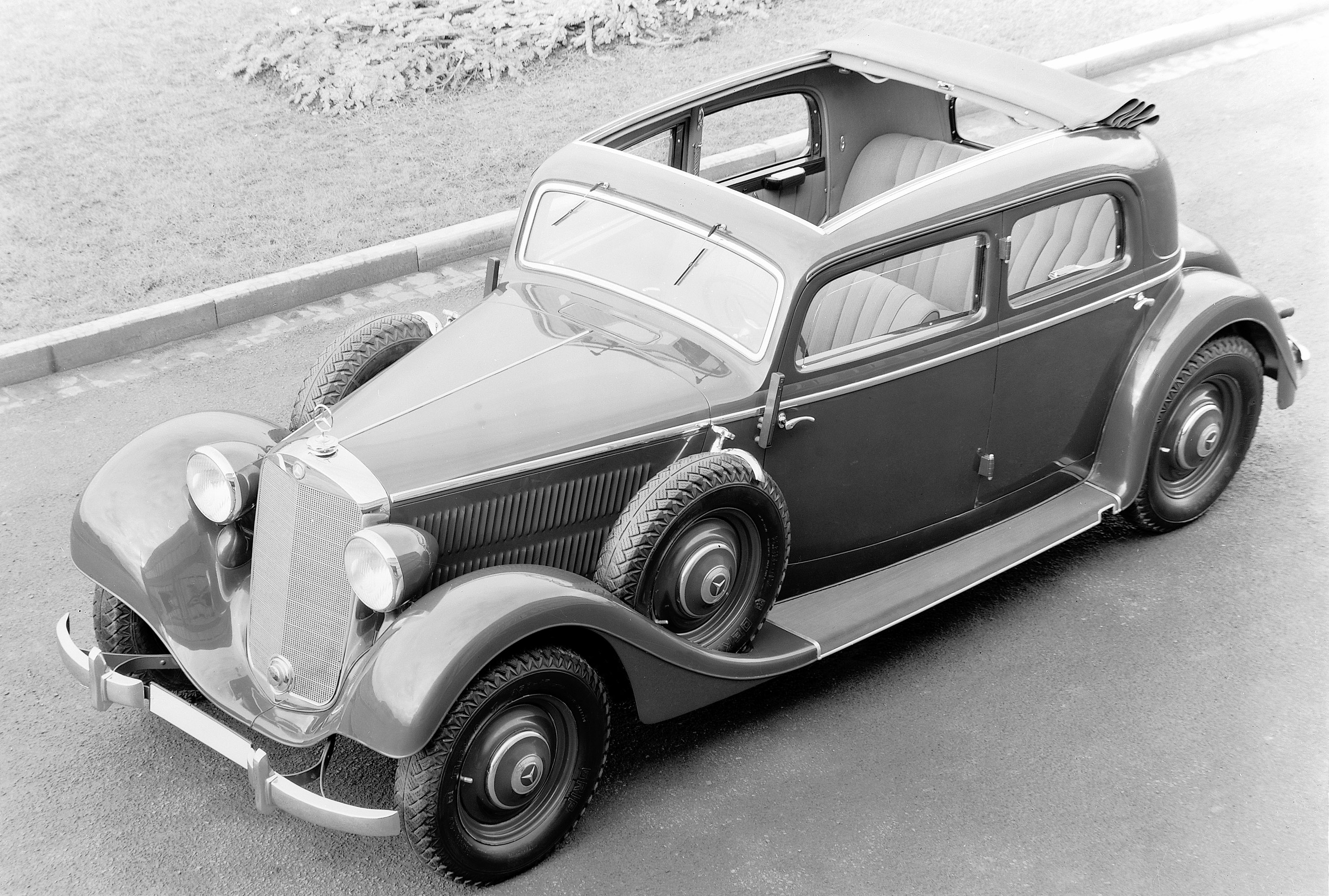 Mercedes-Benz 320