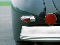 Volvo PV444 (1946) - picture 14 of 21