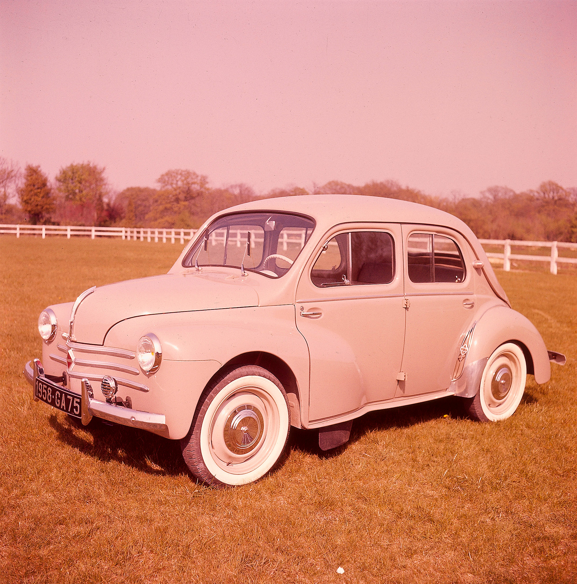 Renault 4CV (1947) - pictures & information
