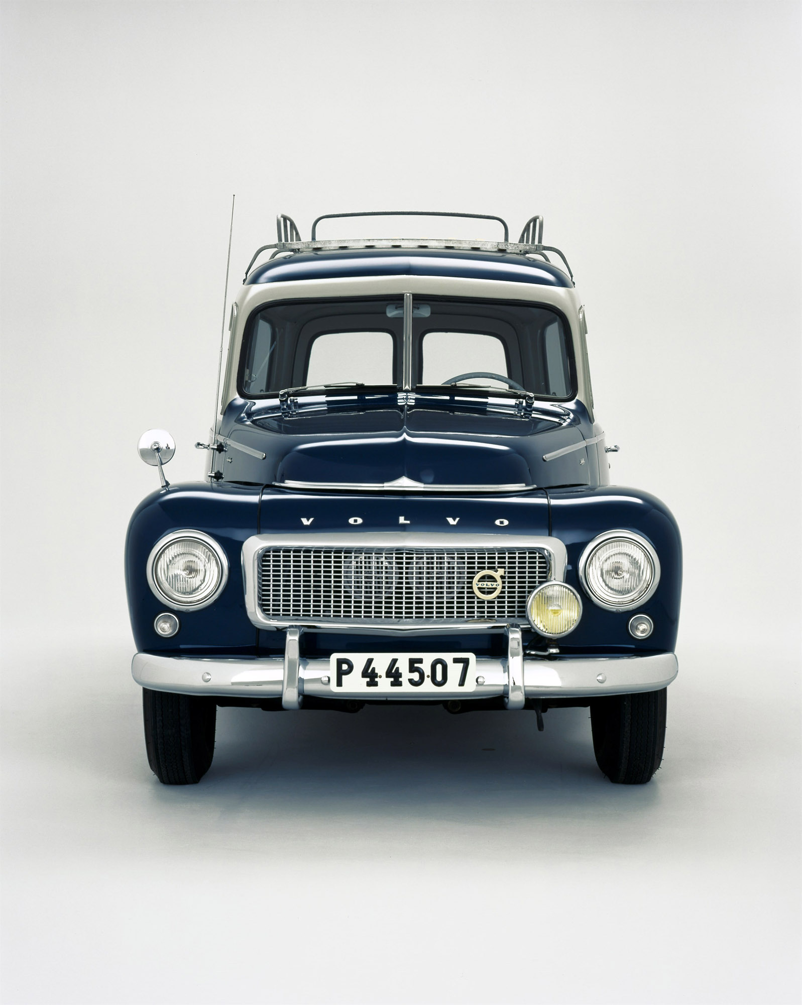 Volvo PV445