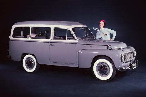 Volvo PV445 (1949) - picture 9 of 16