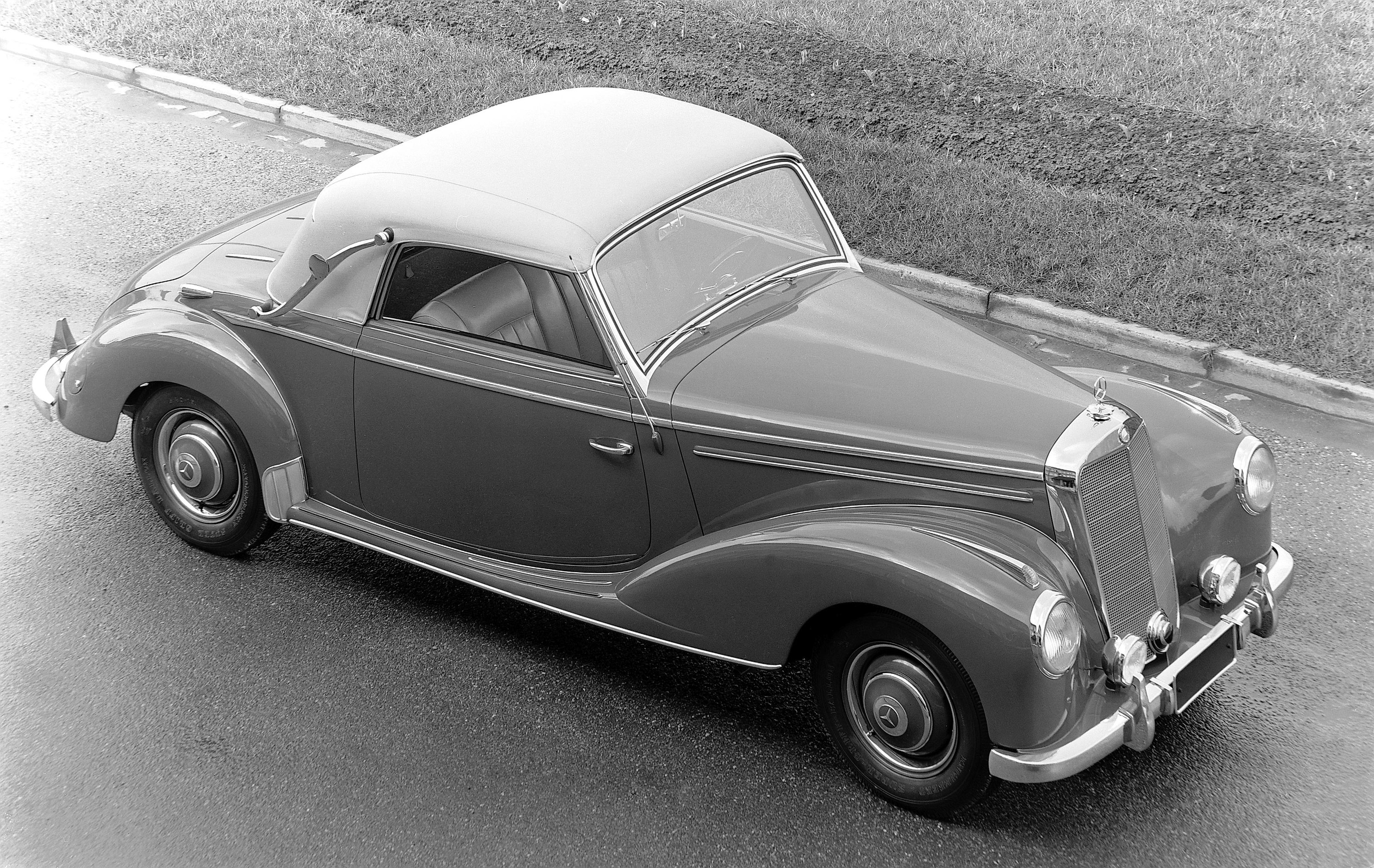 Mercedes-Benz 220