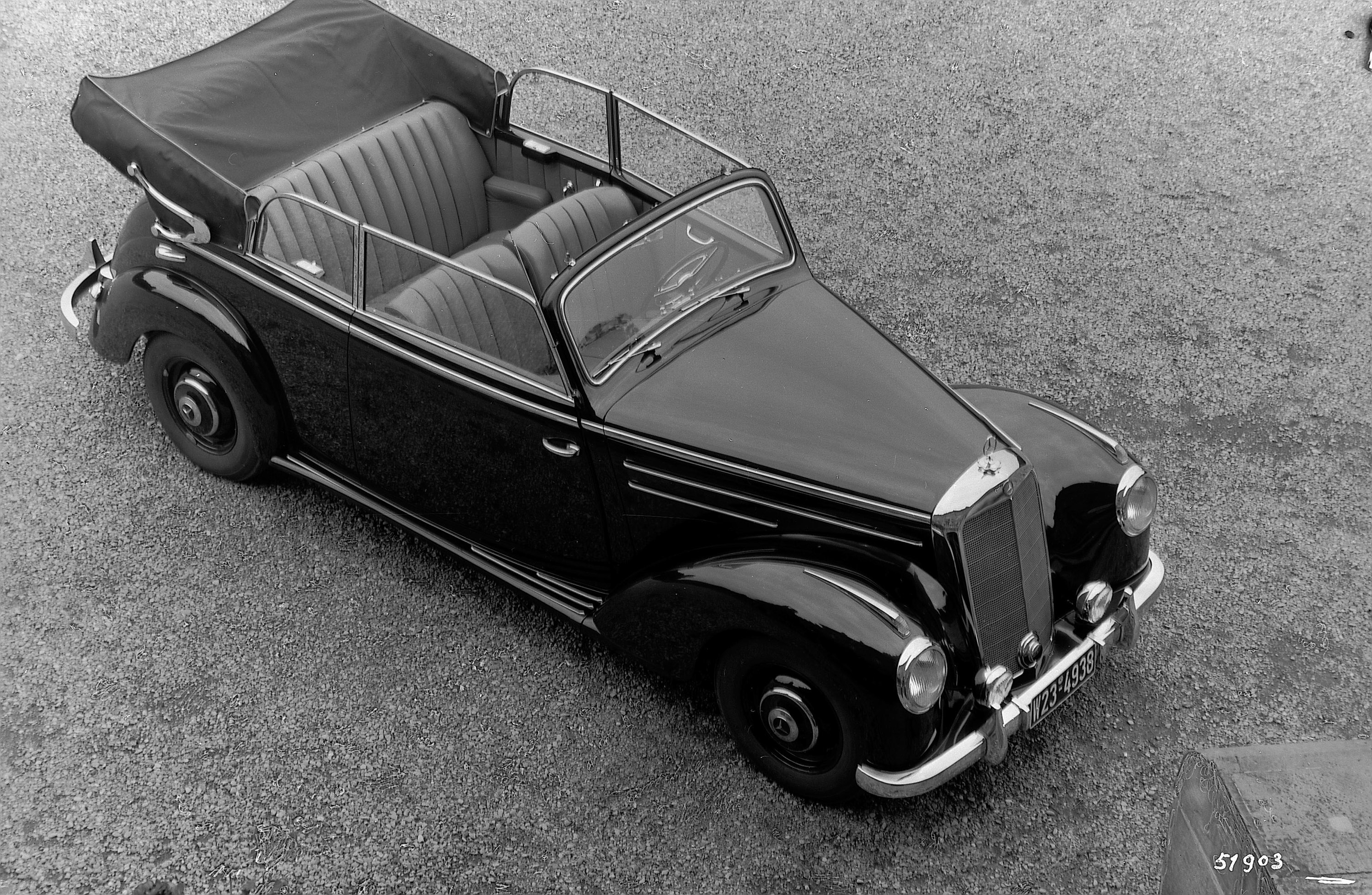 Mercedes benz 1951. Mercedes-Benz 220 (w187). Mercedes-Benz 220 w187 (1951). Mercedes 220 w187. Мерседес Бенц w 187.