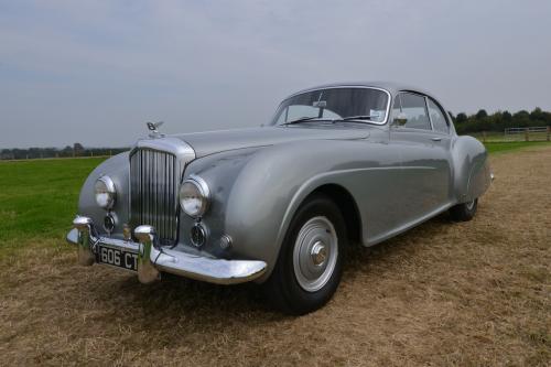 Bentley R Type Continental Fastback (1954) - picture 1 of 3