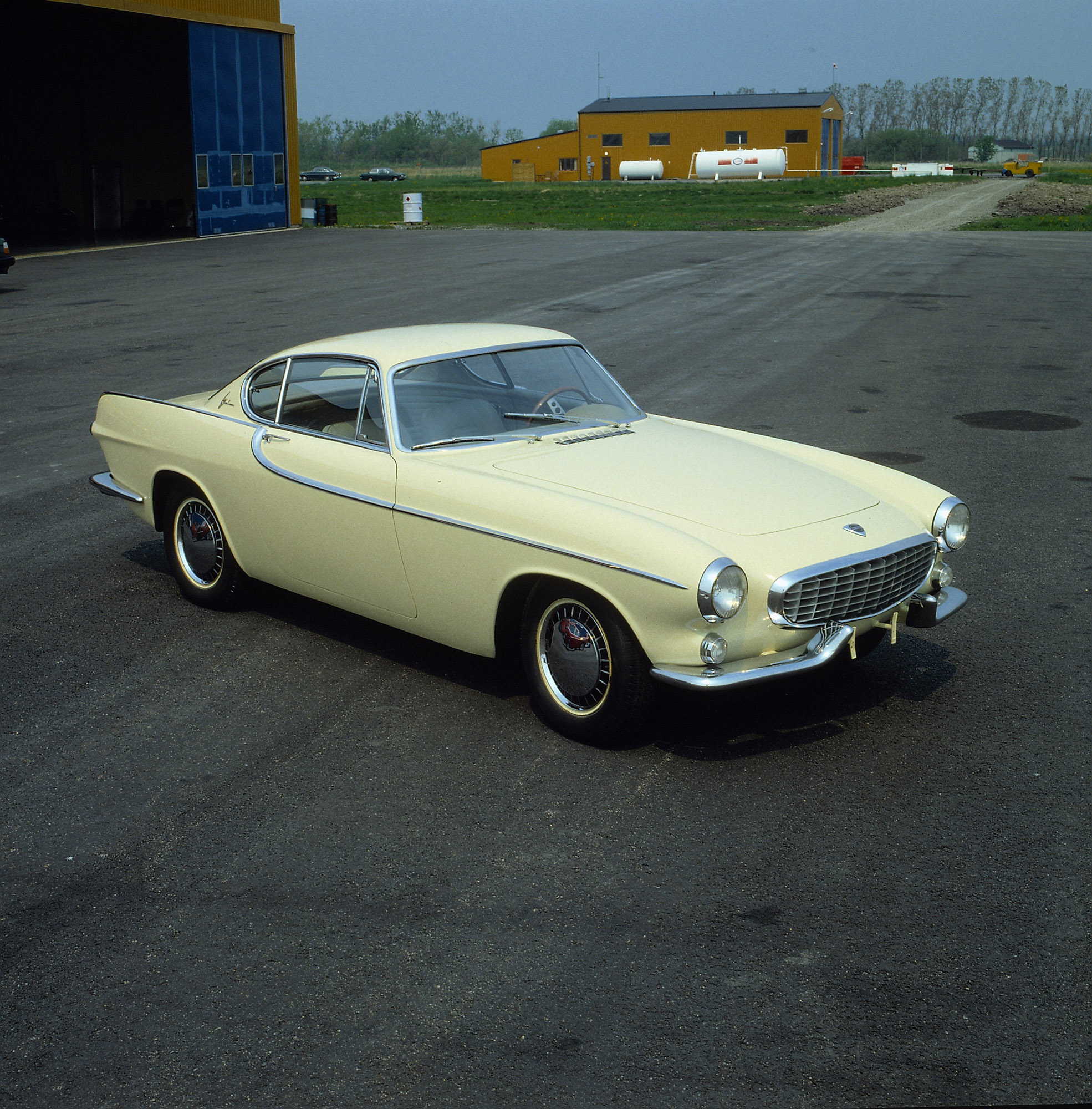 Volvo P1800