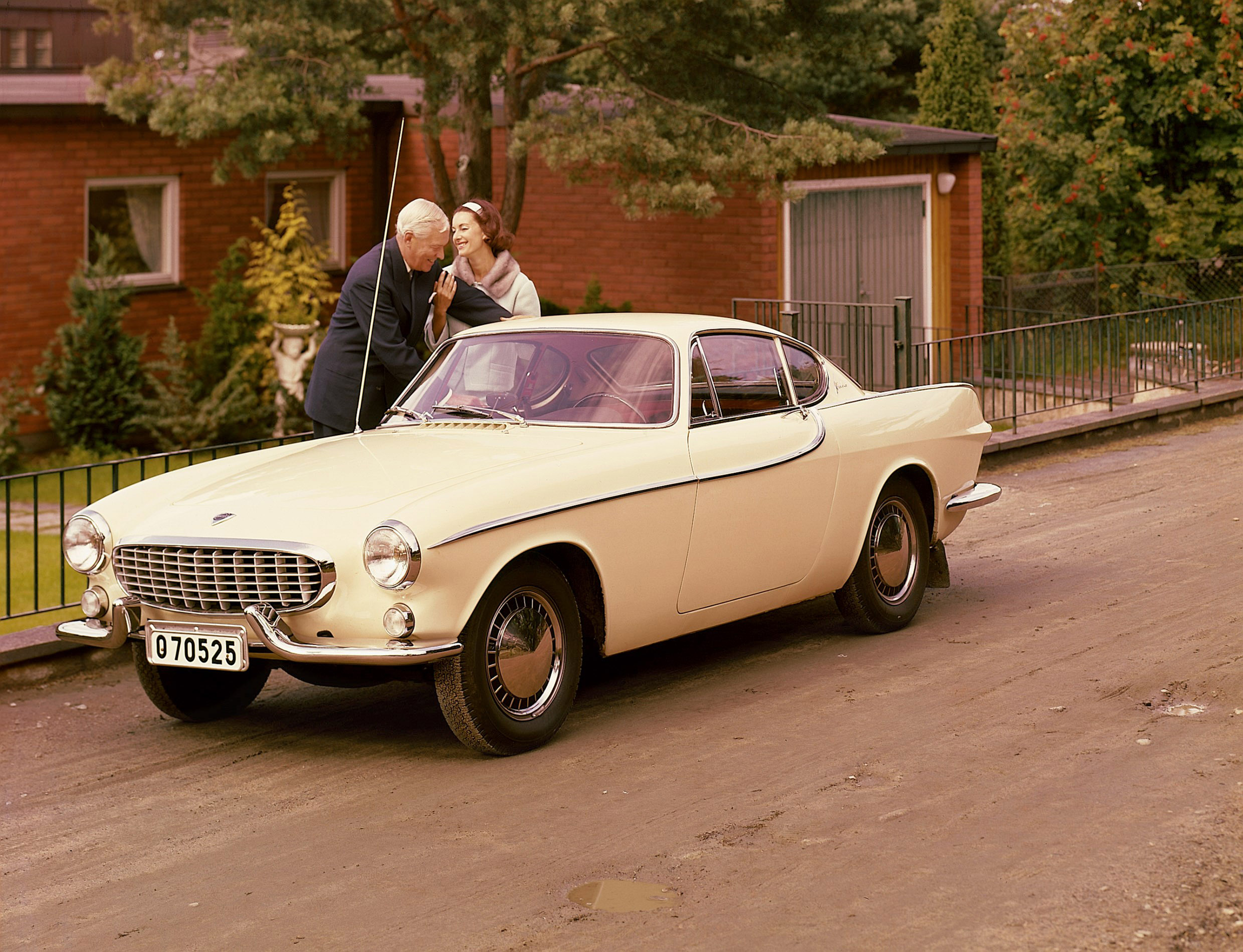 Volvo P1800