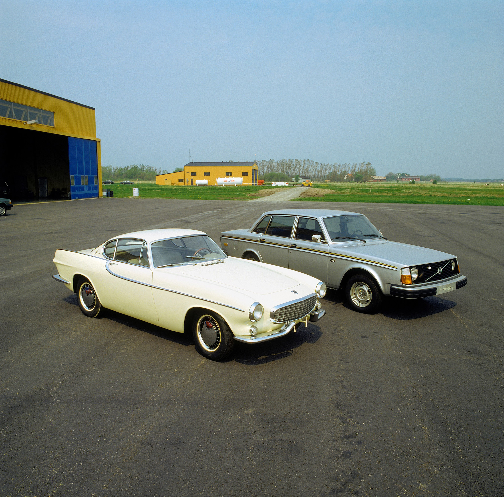 Volvo P1800