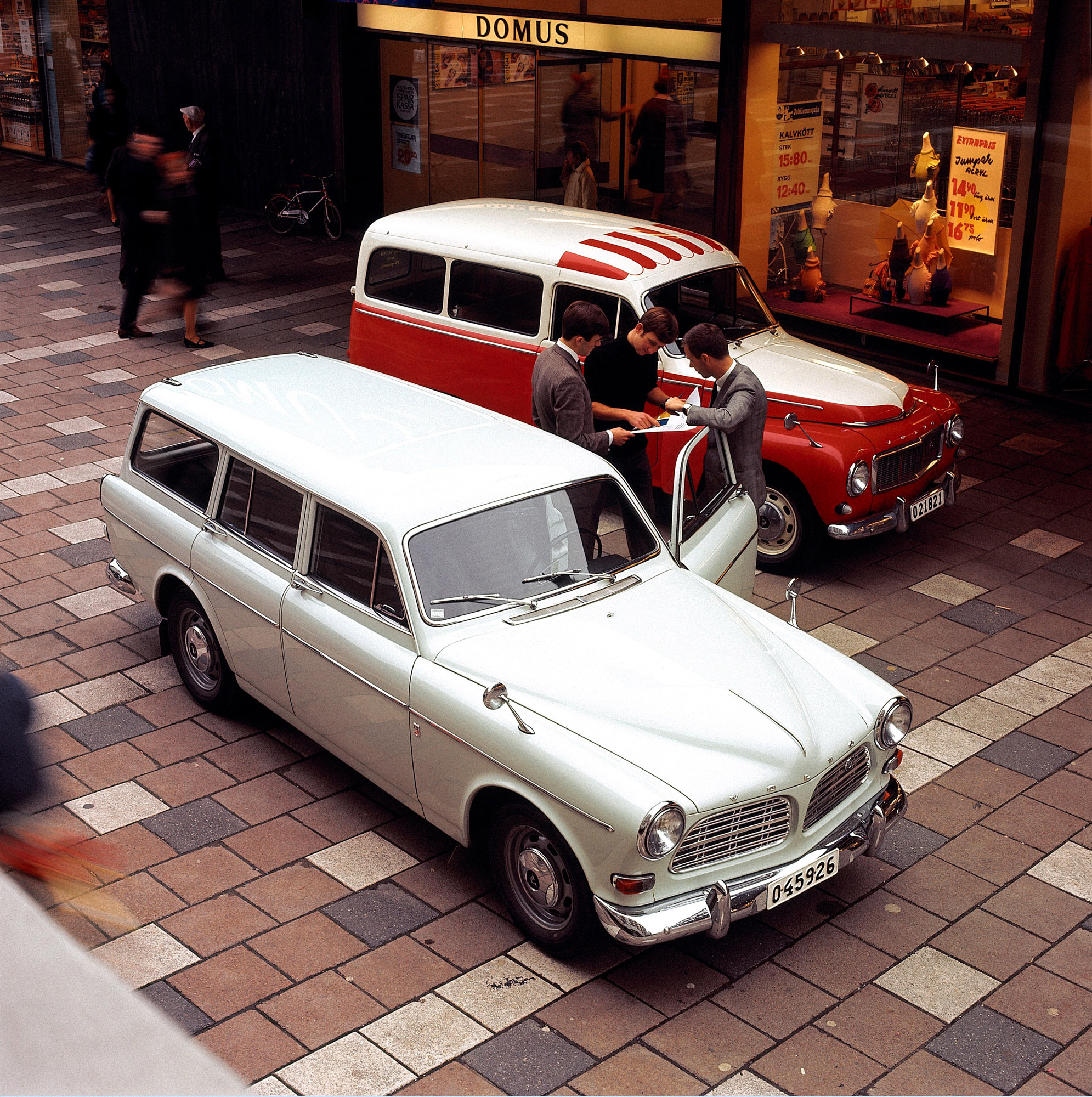 Volvo P220 Amazon Estate