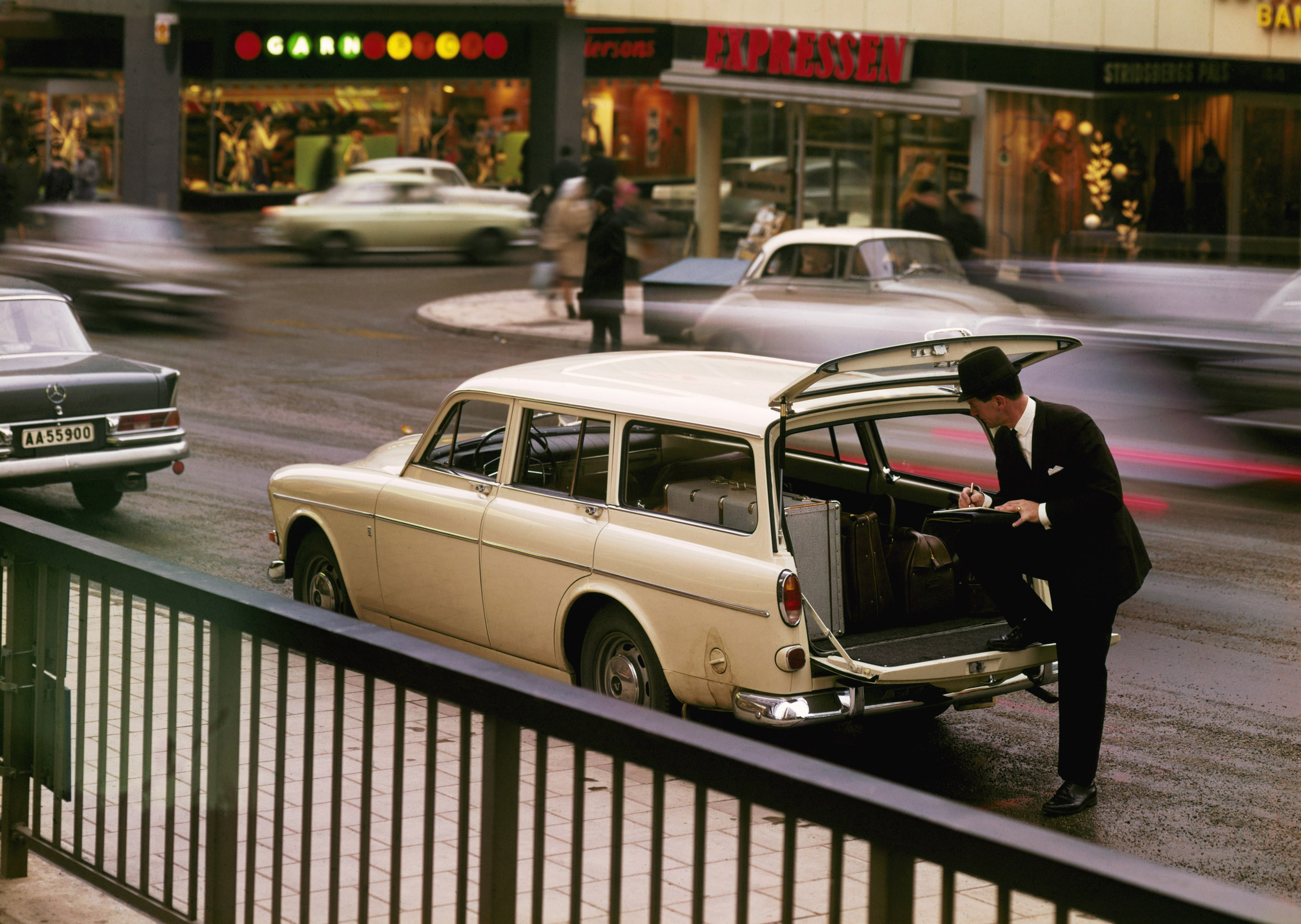 Volvo P220 Amazon Estate