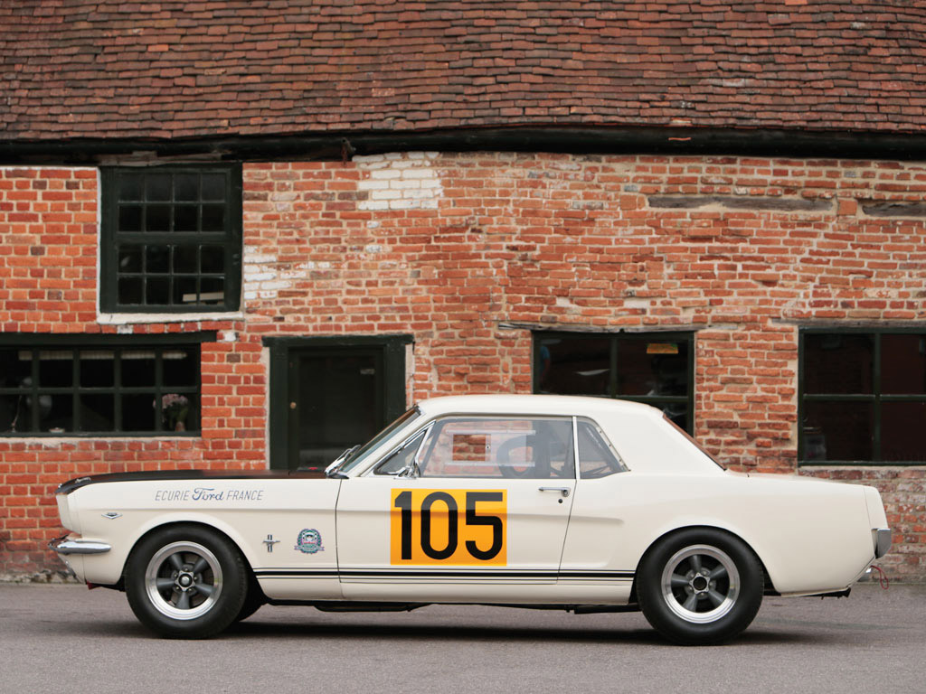 Ford Mustang 289 Racing Car