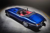 Jaguar E-Type Roadster (1965) - picture 2 of 5