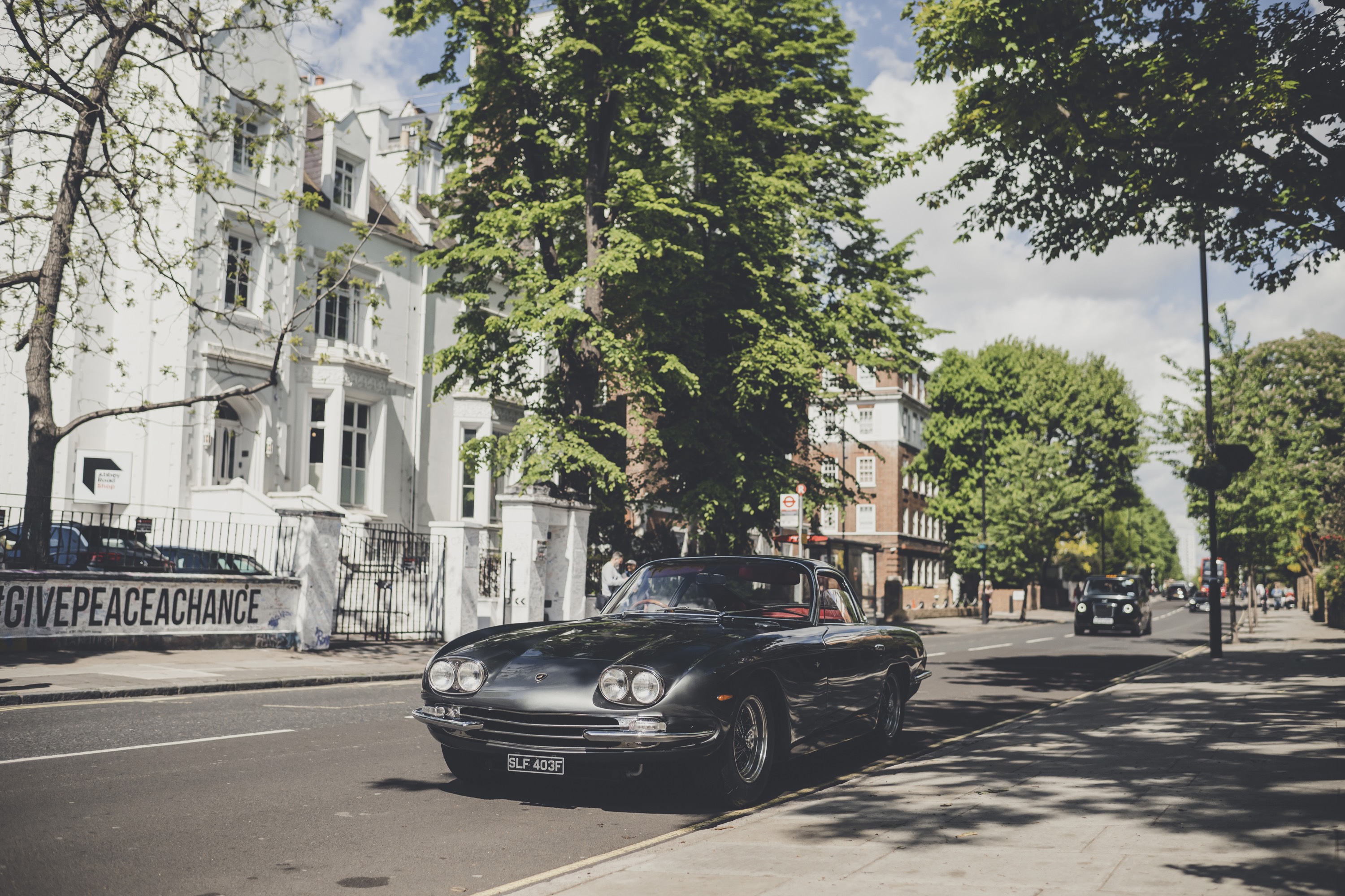 Lamborghini 400 GT 2+2