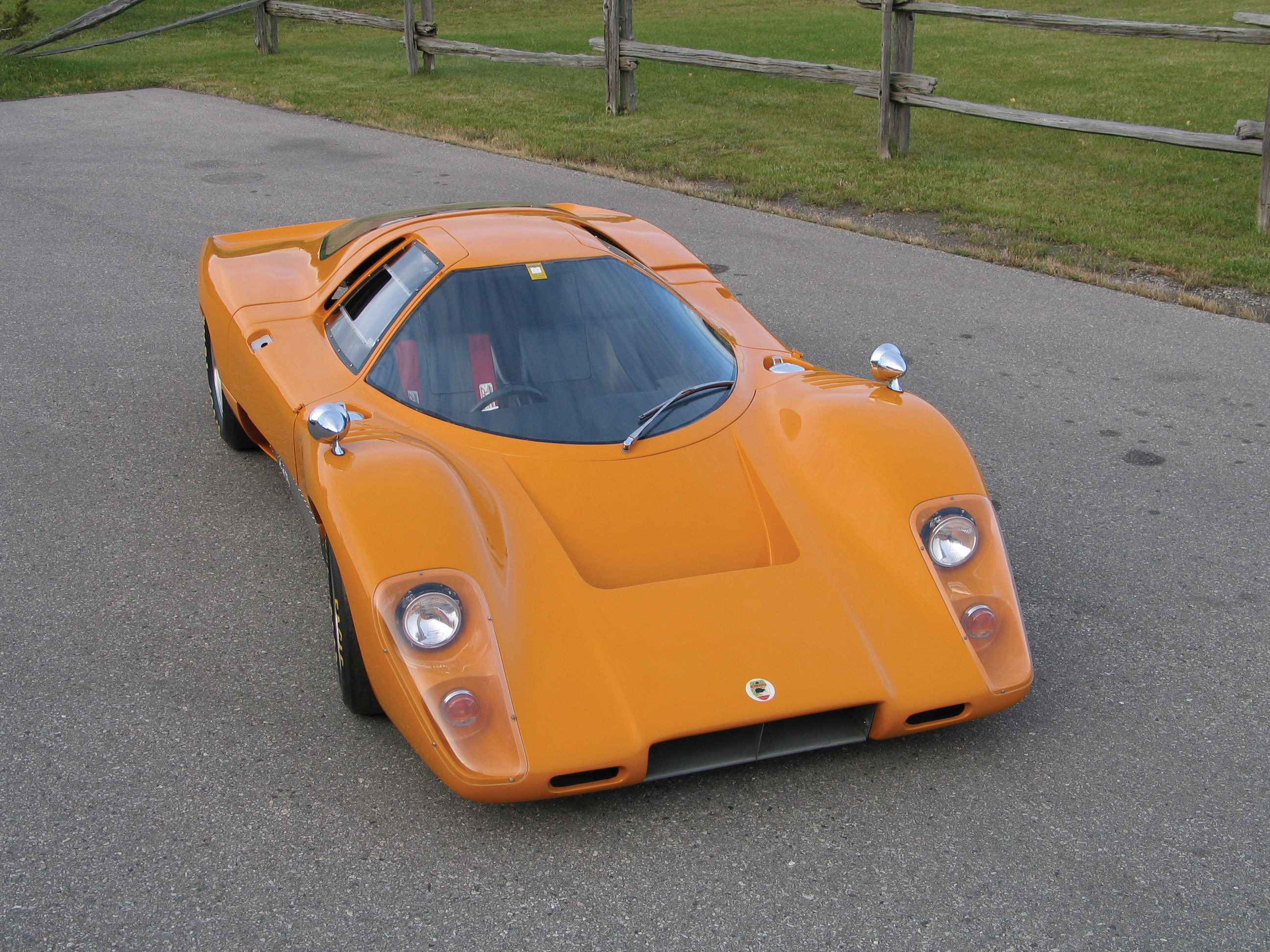 McLaren M6GT