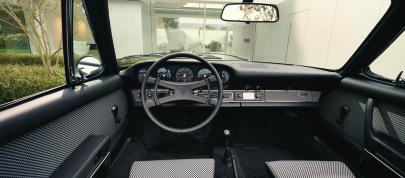 Porsche 911 S 2.4 Targa (1972) - picture 4 of 5