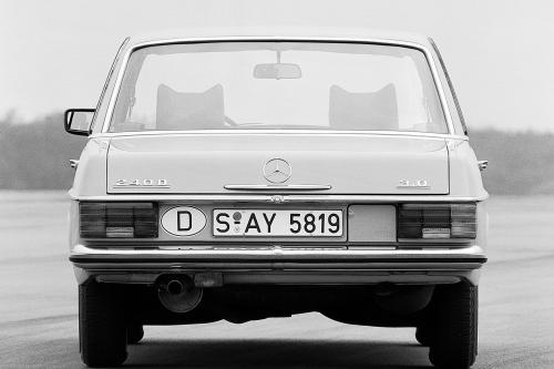 Mercedes-Benz 240 D 3.0 (1974) - picture 8 of 9