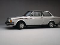 Volvo 242 (1974) - picture 2 of 6