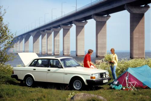 Volvo 244 (1974) - picture 8 of 12