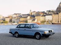Volvo 244 (1974)
