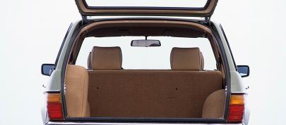 Mercedes-Benz 123 series (1975) - picture 23 of 24