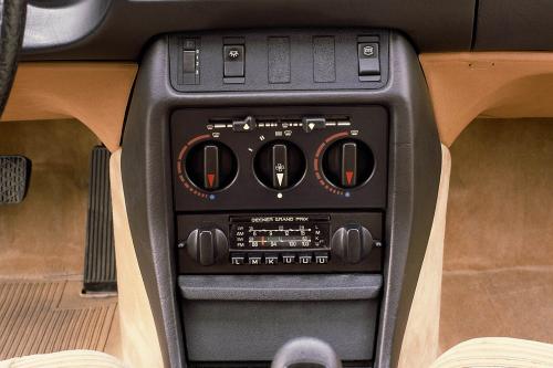 Mercedes-Benz 123 series (1975) - picture 16 of 24