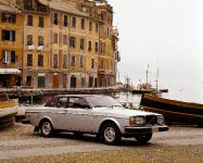 Volvo 262 (1975)