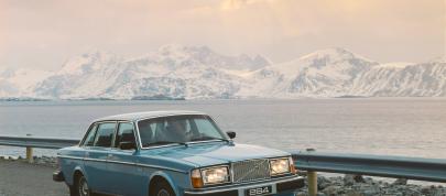 Volvo 264 (1975) - picture 7 of 15