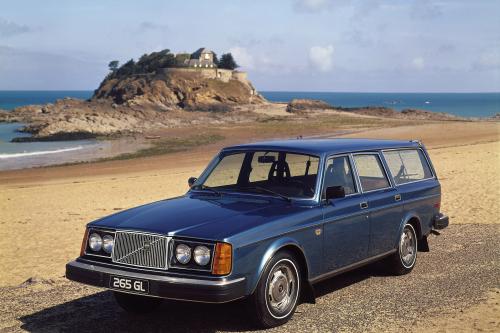 Volvo 265 (1975) - picture 1 of 6