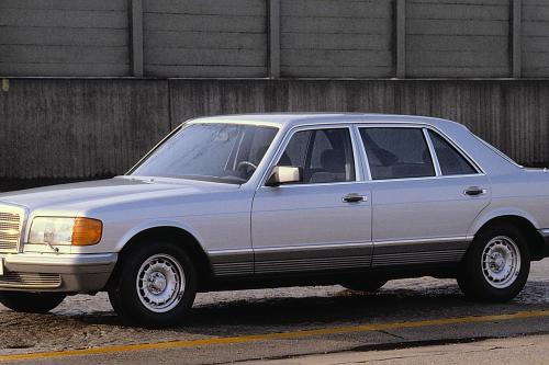 Mercedes-Benz S-Class W126 (1979) - picture 9 of 20