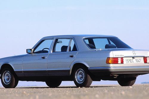 Mercedes-Benz S-Class W126 (1979) - picture 16 of 20