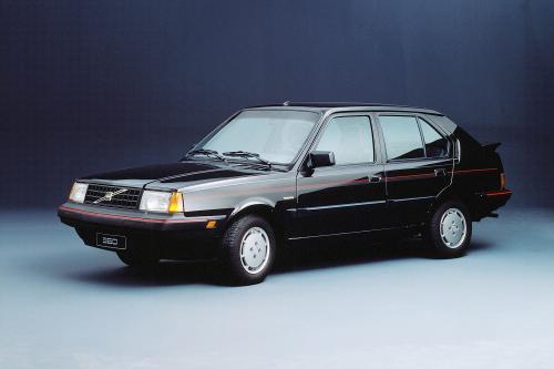 Volvo 360 (1982) - picture 1 of 6