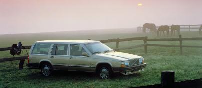 Volvo 760 (1982) - picture 12 of 42