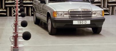 Mercedes-Benz 190 W201 series (1984) - picture 7 of 22