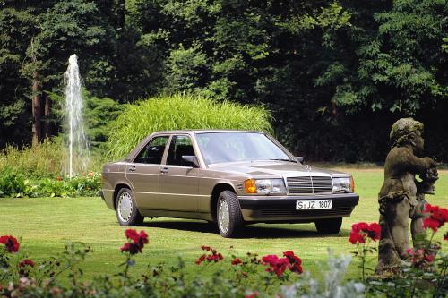Mercedes-Benz 190 W201 series (1984) - picture 16 of 22