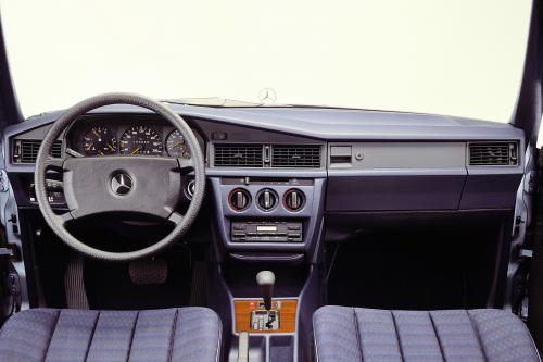 Mercedes-Benz 190 W201 series (1984) - picture 17 of 22
