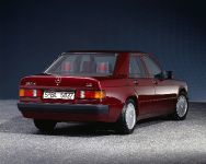 Mercedes-Benz 190 W201 series (1984) - picture 18 of 22