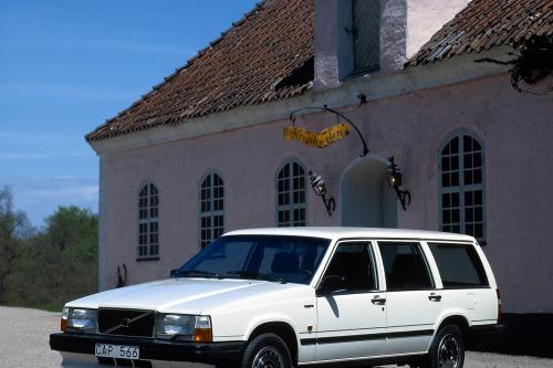 Volvo 740 (1984) - picture 1 of 24