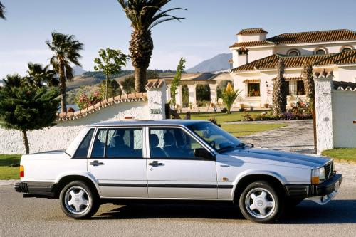 Volvo 740 (1984) - picture 9 of 24