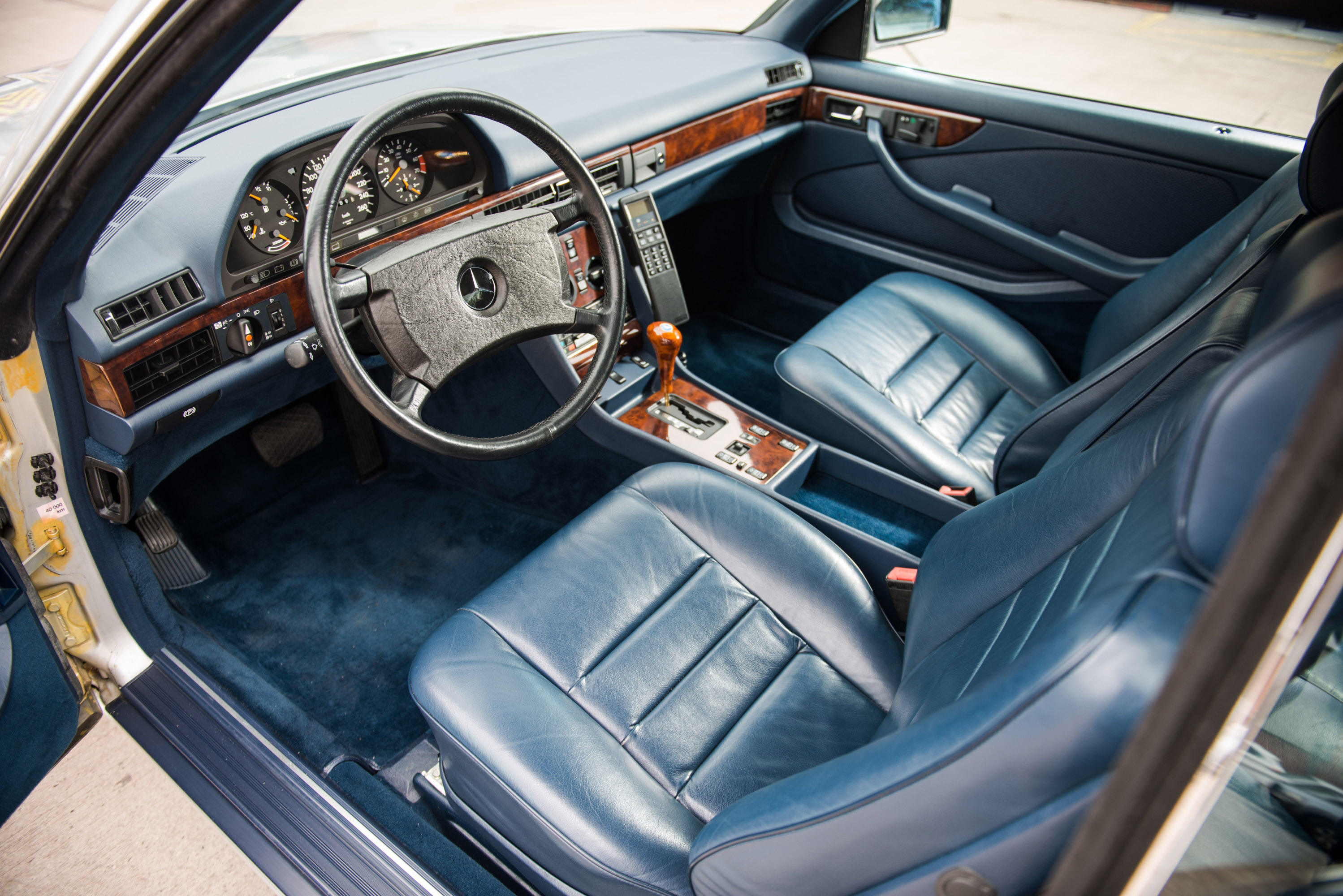 MercedesBenz 560SEC (1986) picture 3 of 6