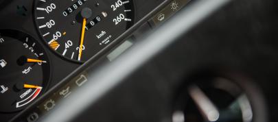 Mercedes-Benz 560SEC (1986) - picture 4 of 6