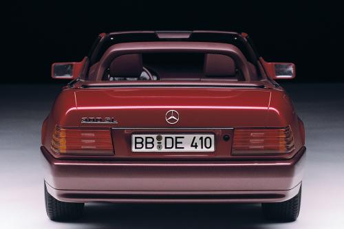 Mercedes-Benz 300SL R129 Series (1989) - picture 8 of 12