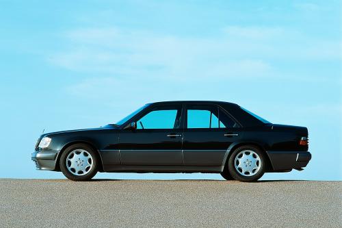 Mercedes-Benz 500E (1991) - picture 8 of 12