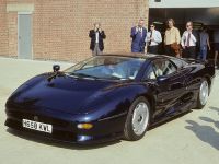 Jaguar XJ220 (1992) - picture 1 of 4