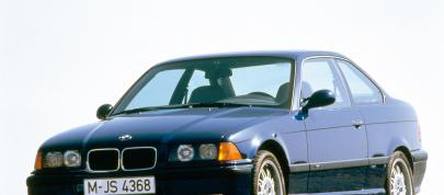 BMW M3 E36 (1993) - picture 4 of 16