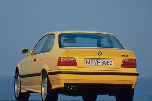 BMW M3 E36 (1993) - picture 8 of 16