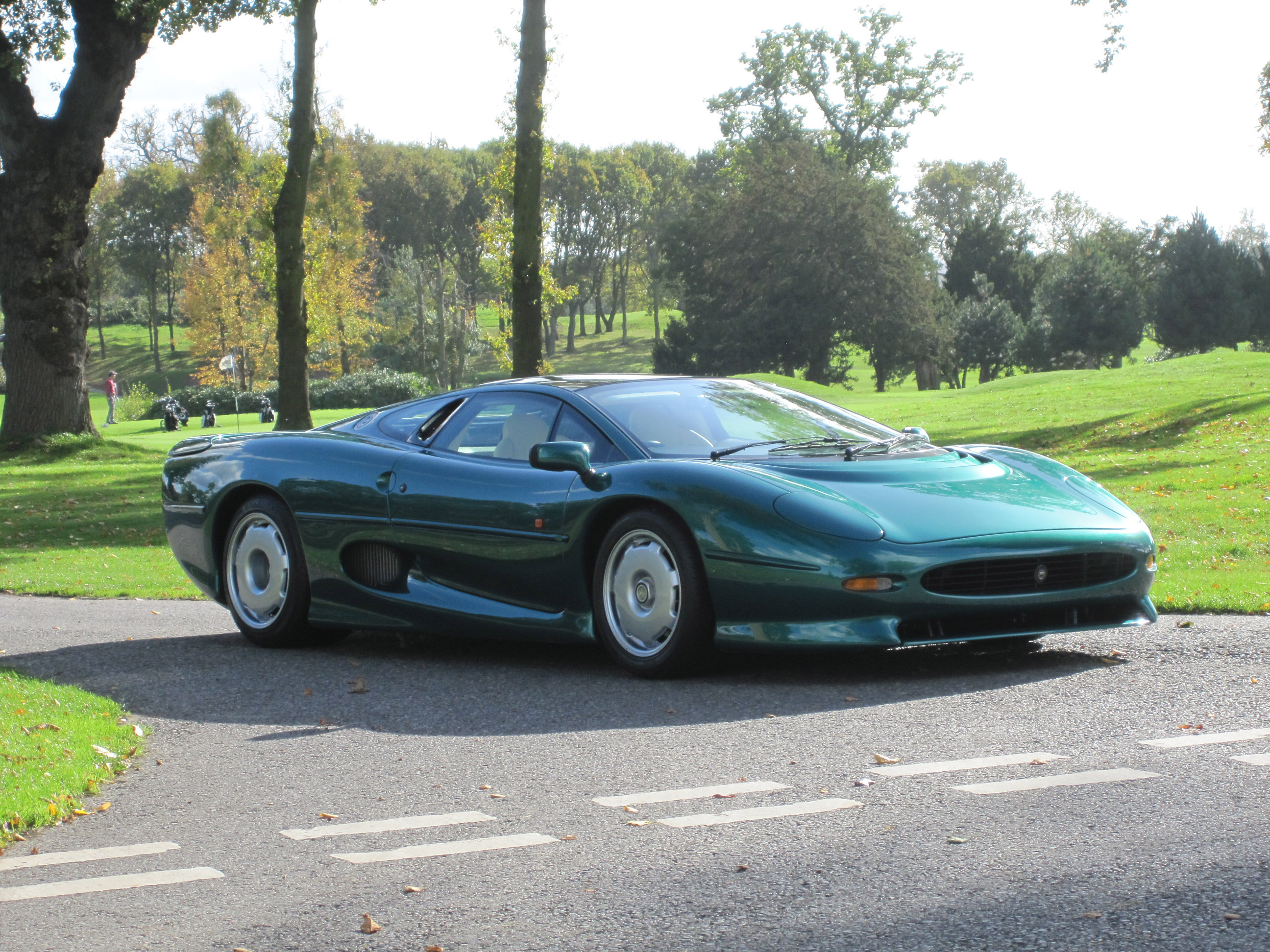 Jaguar XJ220