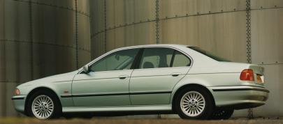 BMW 540i (1996) - picture 4 of 5
